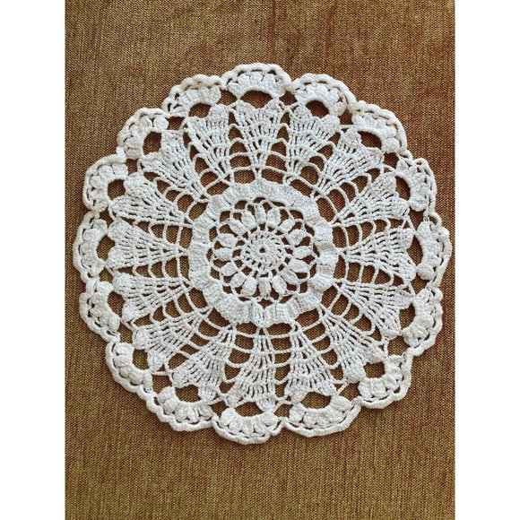 Handmade Crochet Intricate Pattern Floral Daisy Starburst Circle Doily 11" White - Picture 1 of 3